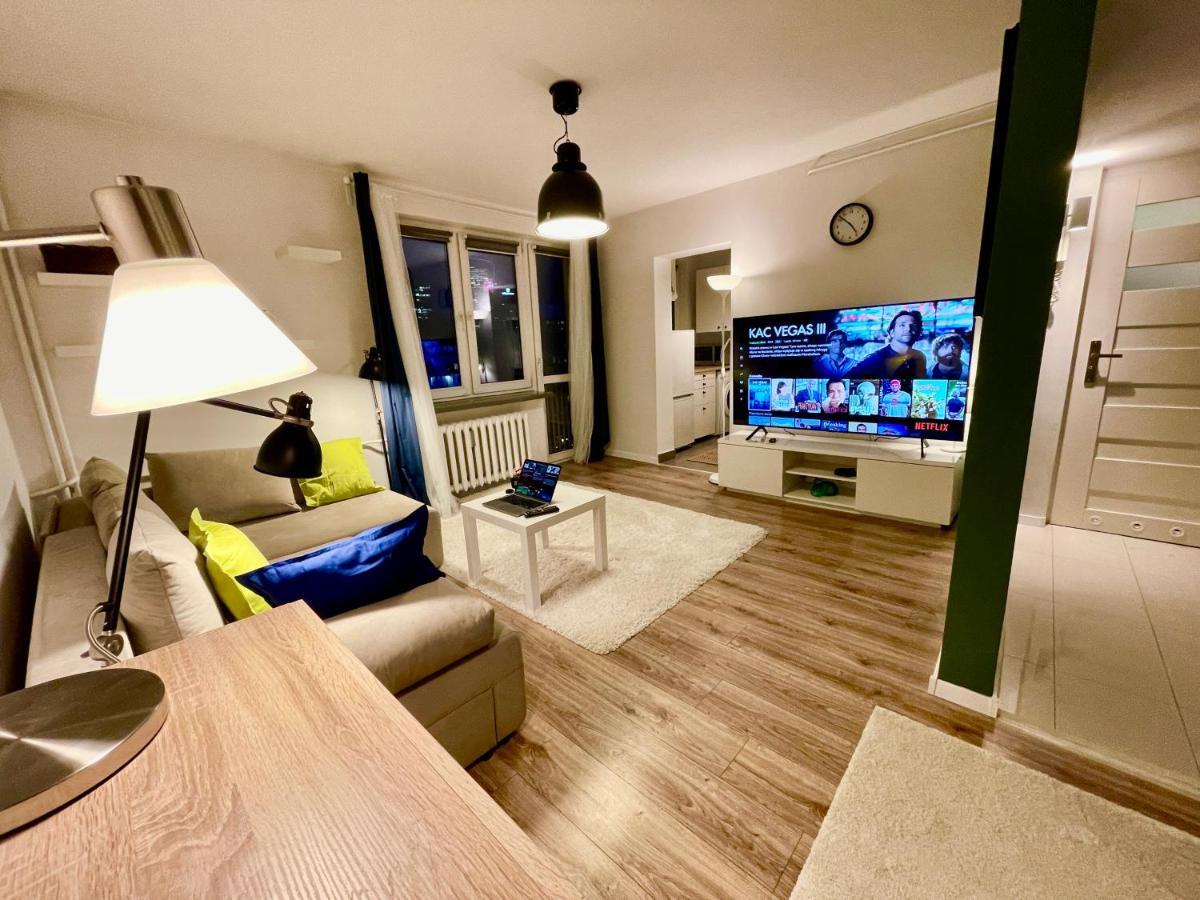 Holiday Metro Fast Wifi Tv'70 Netflix Hbo Appletv وارسو المظهر الخارجي الصورة
